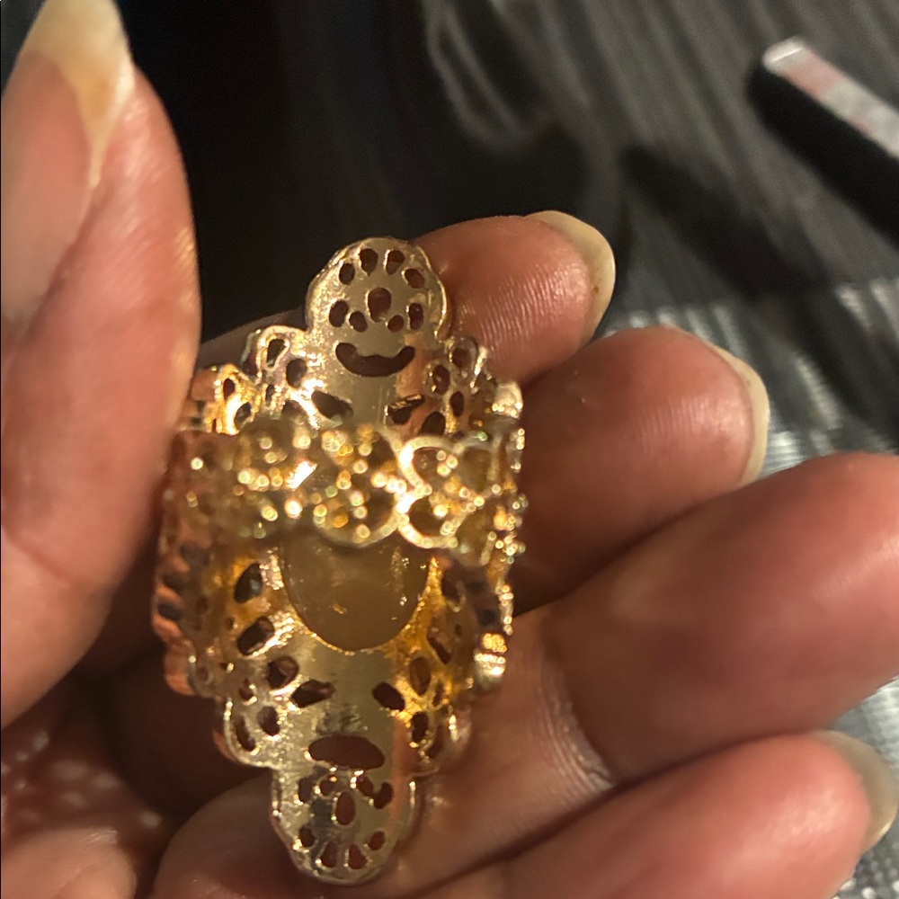 Gold Filigree Ring - Picture 3 of 4